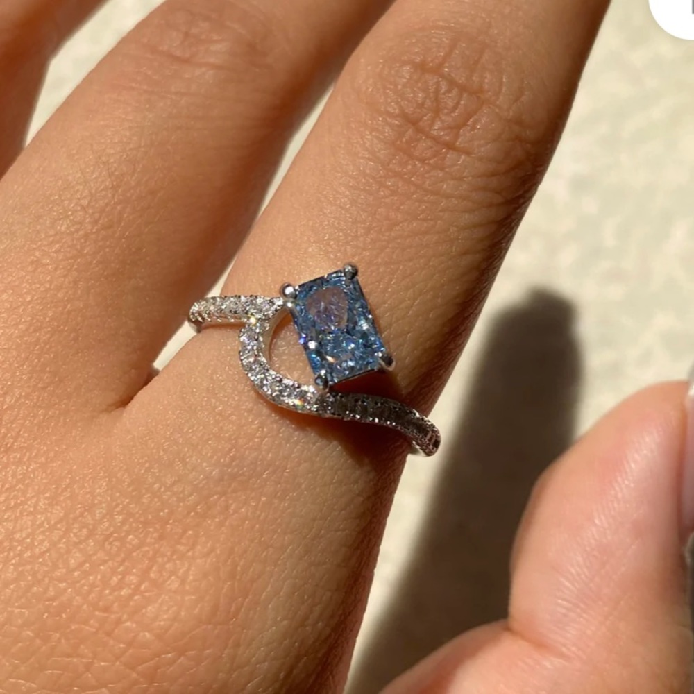 NWT Blue stone wave ring size 5